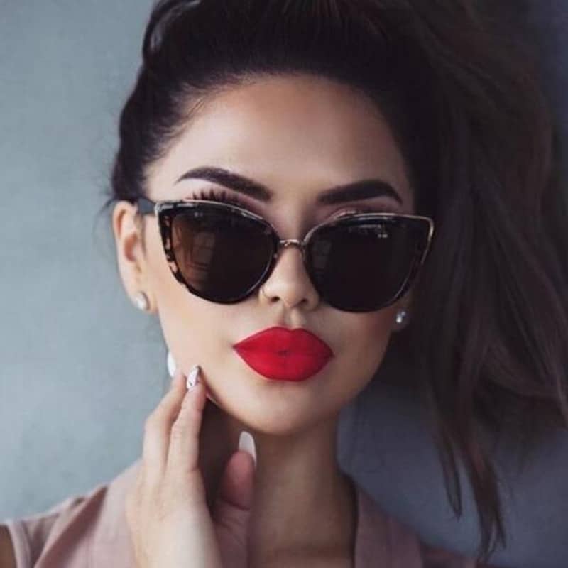 fabricant de lunettes de soleil en plastique sur mesure.jpg