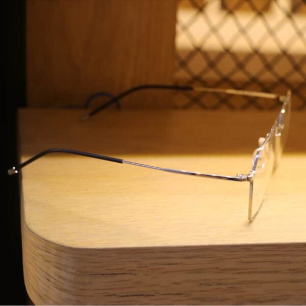 Sonnenbrille in Kastenform